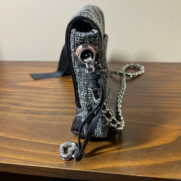 BRIGHTON Tweed Black Patent Leather Floral & Bow FOB Chain Purse - Picture 4 of 11